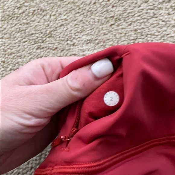 Lululemon Run right size 2 red - Picture 4 of 4